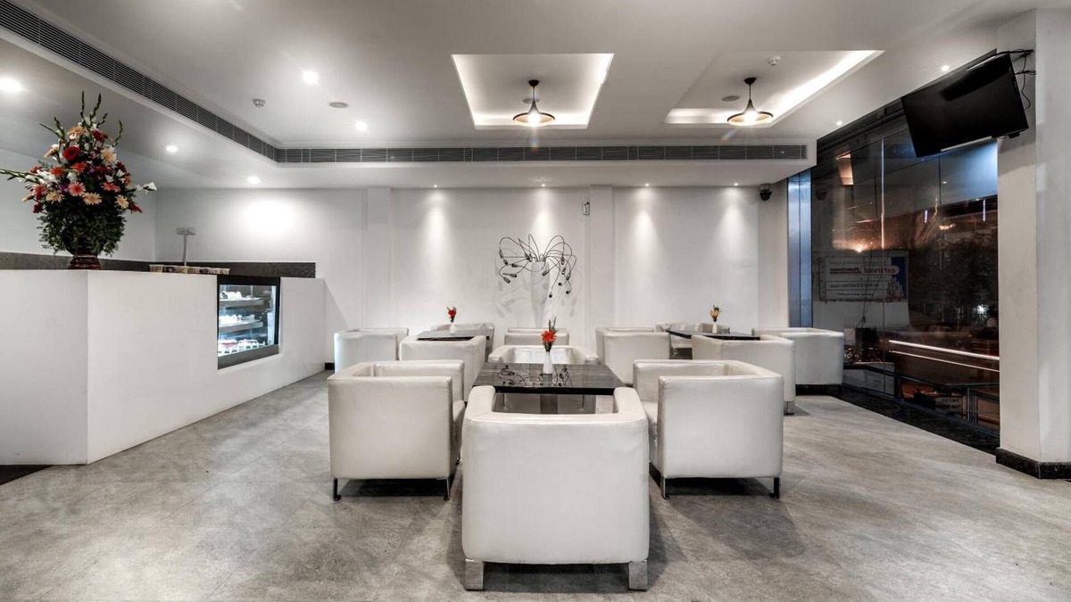 Mogappair Hotel | Saaral Residency