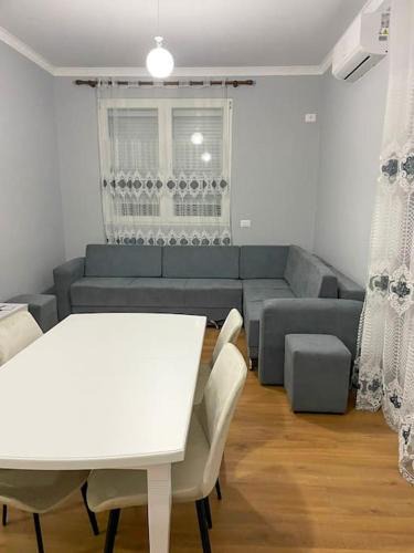 Mbrostar-Urë Apartment | SAB 2 Cozy Modern Apartment Fier