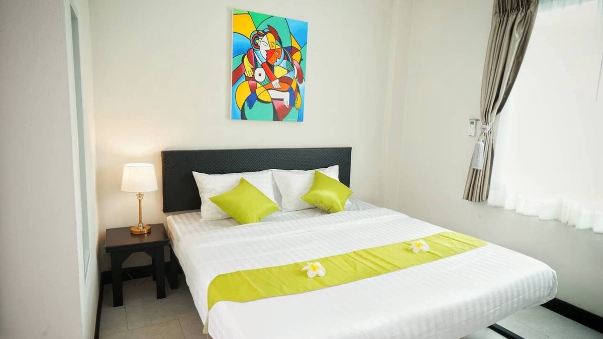 Sanambin Hotel | Sabai DoubleBed +Massage 30 Mins 1 pax + Breakfast