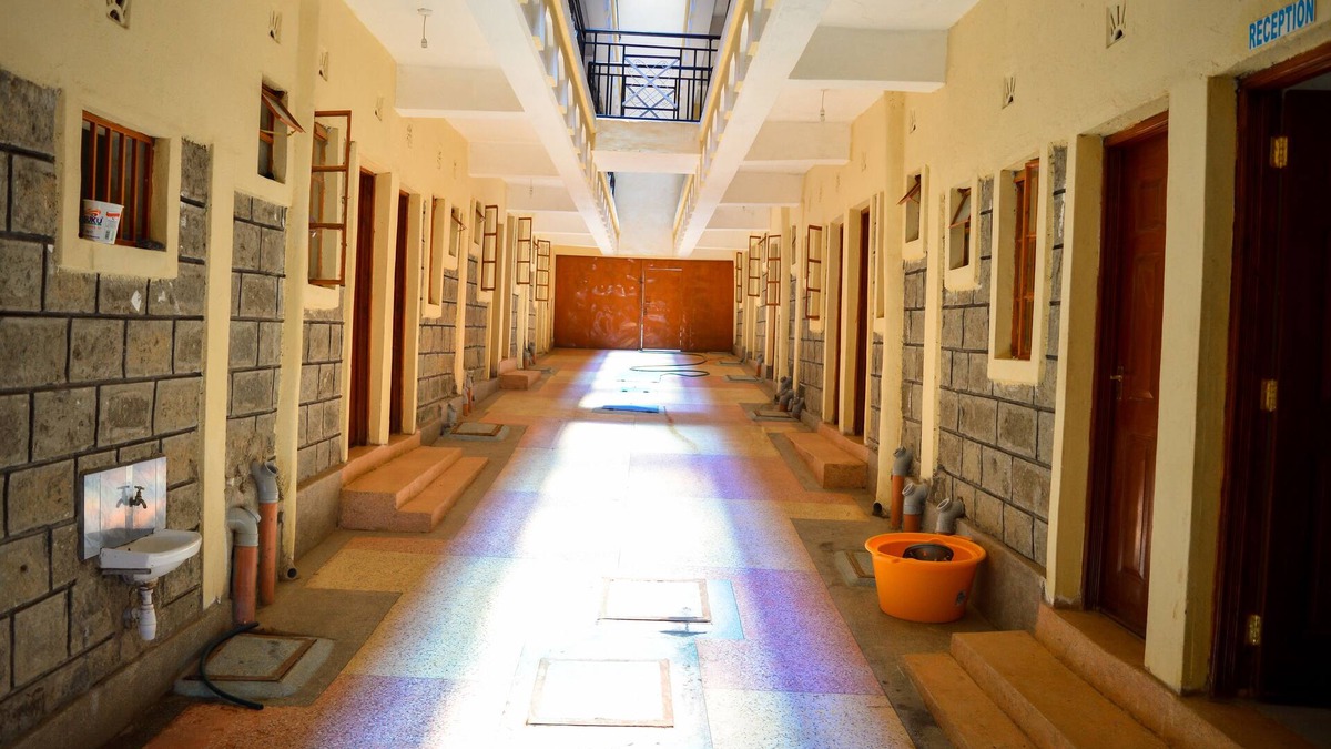 Mai Mahiu Hotel | Saboti Hotel
