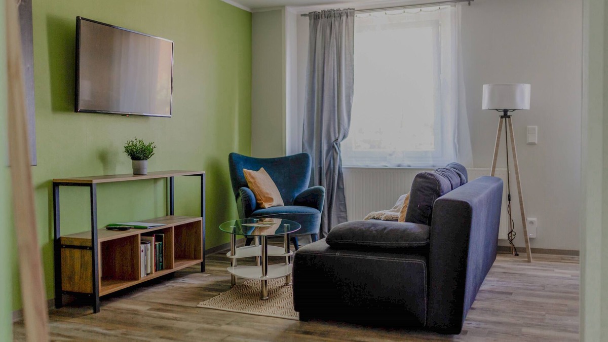 Großengottern Apartment | Sacher´s Quartiere - modern, close to Hainich, Unstrut cycle path and city trips