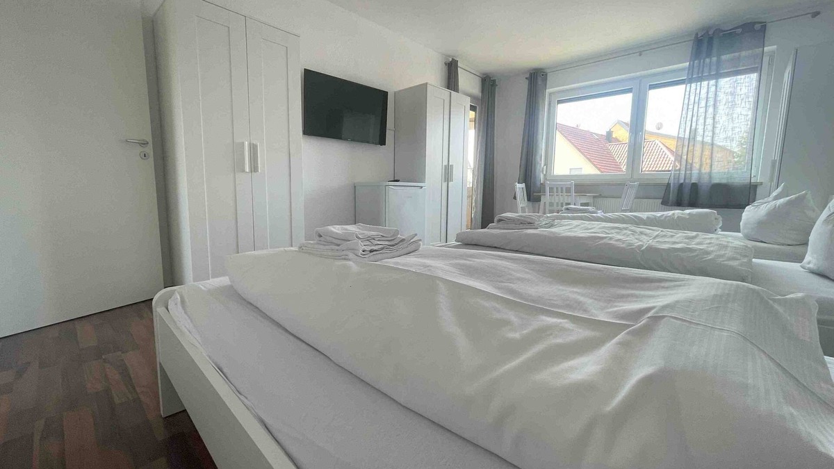 Schwandorf Condo | (SAD163) Möblierte Monteurwohnung mit Balkon