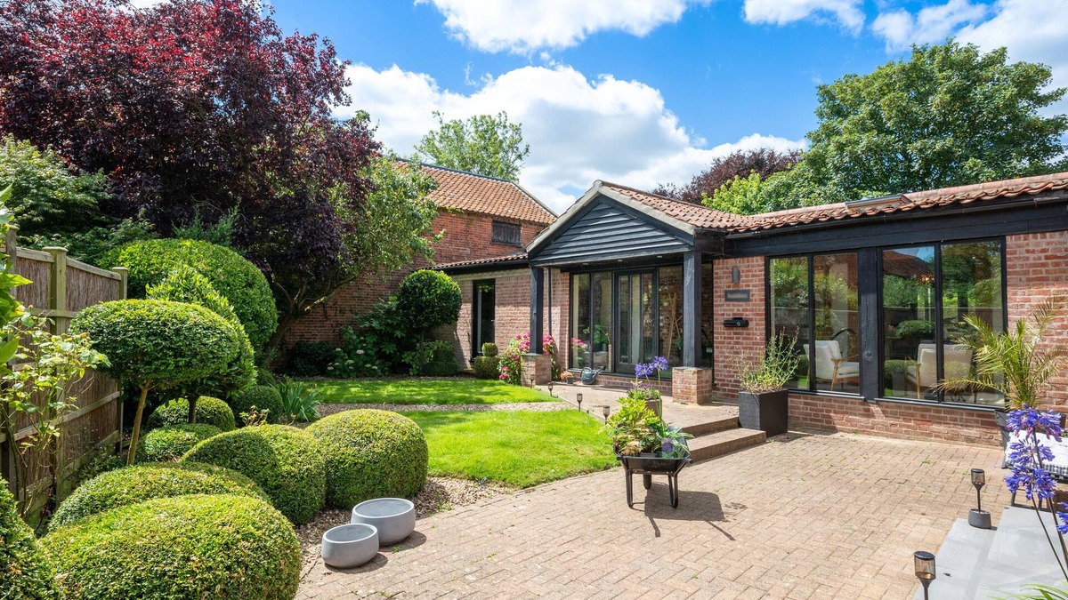 Toft Monks House | Saddlers - Four Bedroom House, Sleeps 8
