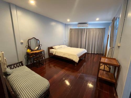 Khlong Chak Phra House | Saen Saran property