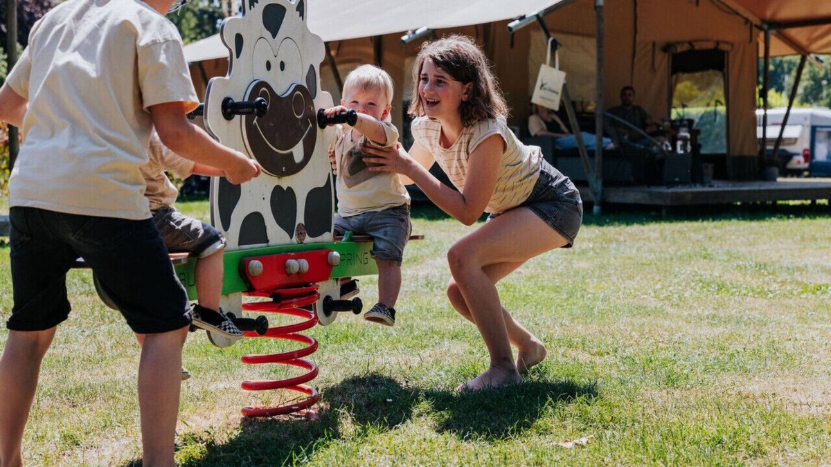 Epe RV Rental | Safari Tent | green and child-friendly @ Veluwe