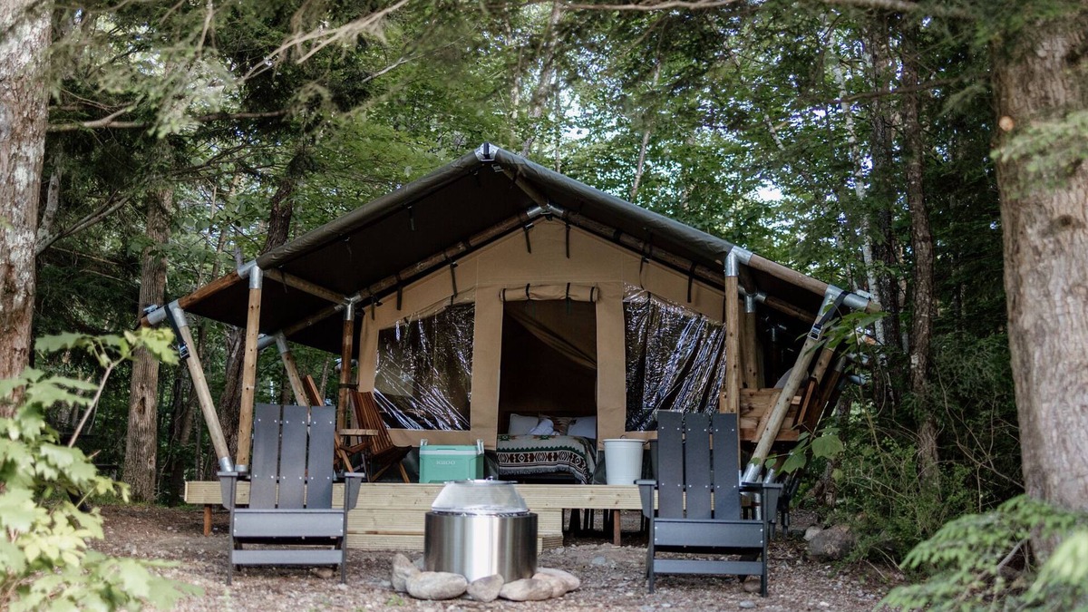 Thornton RV Rental | Safari Tent Site 6 | 1 Queen Bed & 1 Twin Bed | Pond View