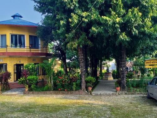 Chitwan District Hotel | Safari Wildlife Lodge & Camp