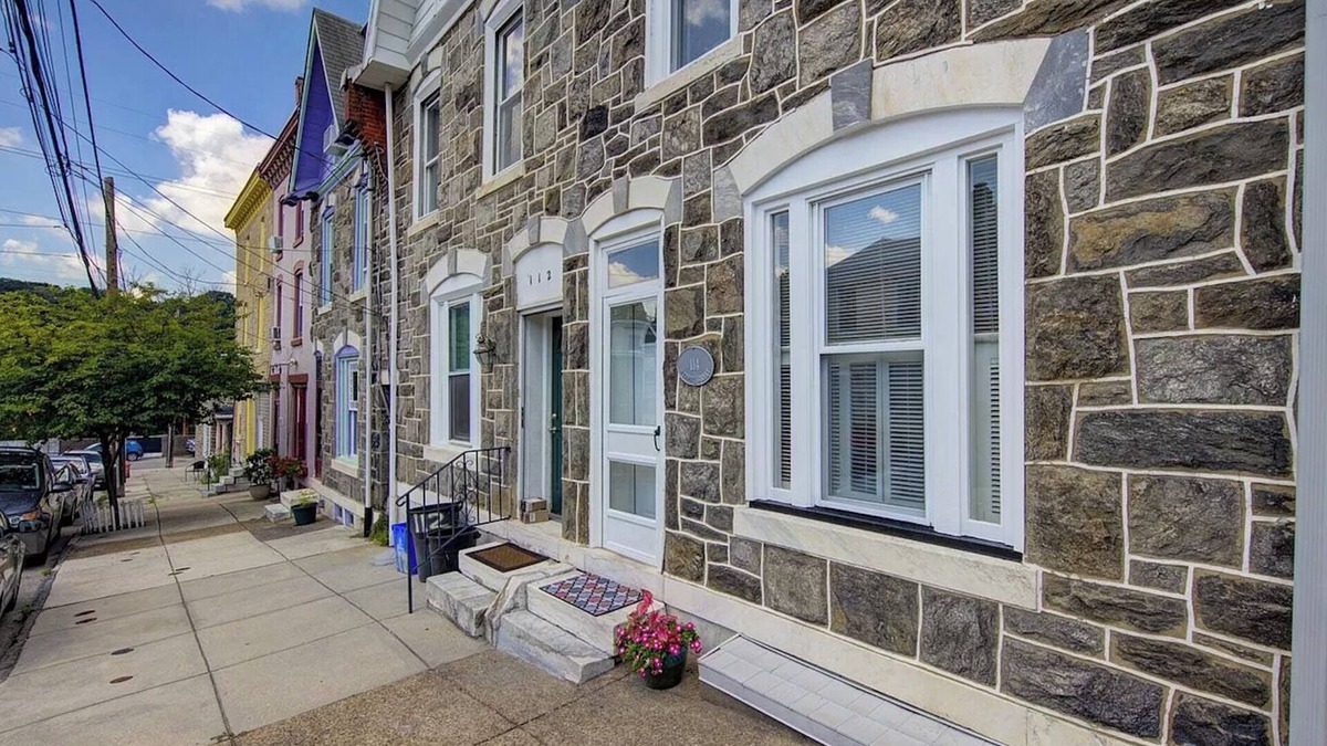 Roxborough-Manayunk House | Safe and Quiet, But Near the Fun