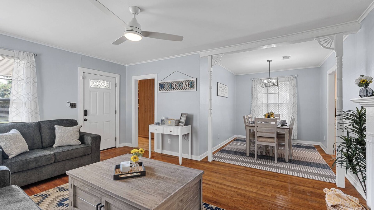 Broadmoor House | Safe, Broadmoor Haven. Spacious w/King Bed & Large Backyard