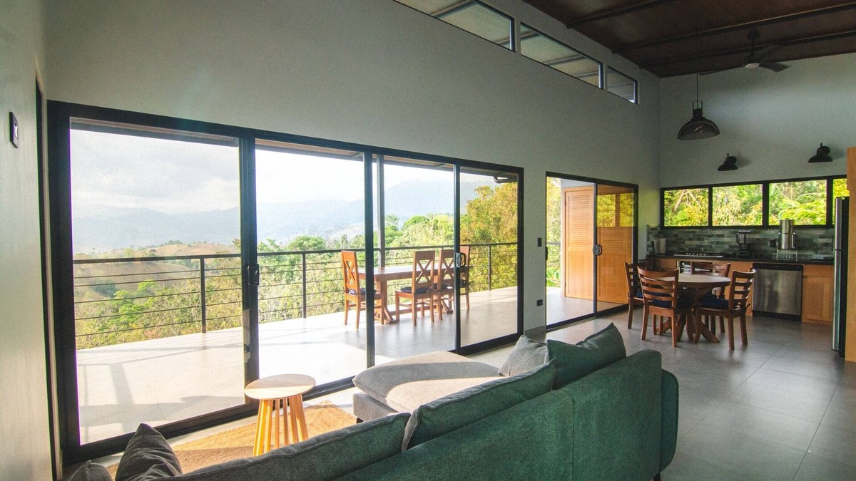 Baru House | Safe, comfortable, peaceful and quiet, spectacular view, 7min from main road.