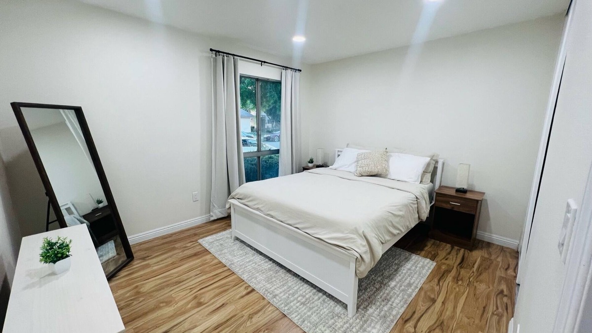 Cerritos Condo | Safe Quiet 1BR/1BA Condo