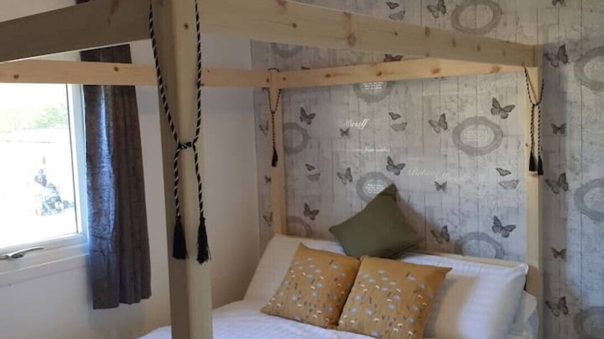 Bucks Cross Ski Chalet | Saffron Cove, Seaside Chalet Bideford