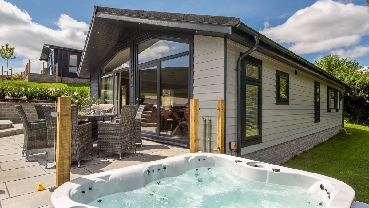Lifton House | Saffron Lodge, 24 Roadford Lake Lodges