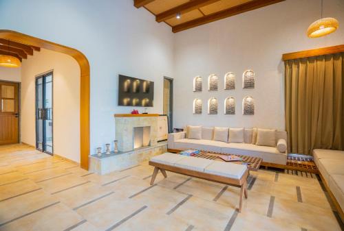 Bedla Villa | SaffronStays Moringa Valley - Cidar Villa