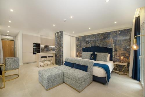 Old Town Apartment | Safira Suites 202