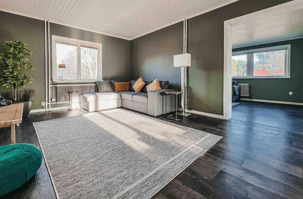 Fredriksberg House | Säfsen House Spacious updated home Close to the slopes!