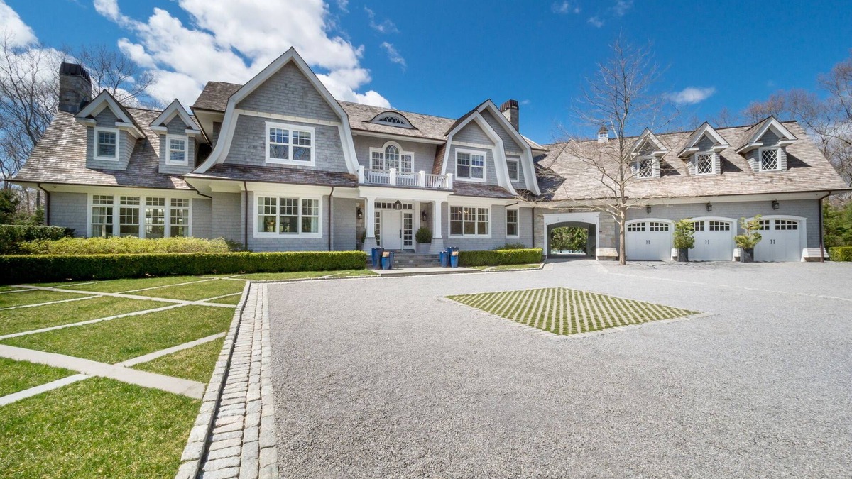 Sagaponack House | Sagaponack, Hamptons Designer Luxury, Tennis Court and 8 Bedrooms
