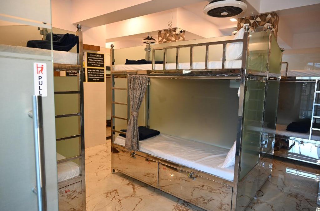 Andheri West Hotel | Sagar Dormitory Andheri - Nearest to Andheri Railway Station West