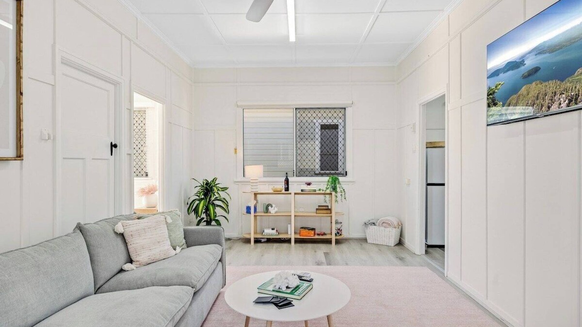 East Toowoomba House | Sage Cottage! CBD Perfection!