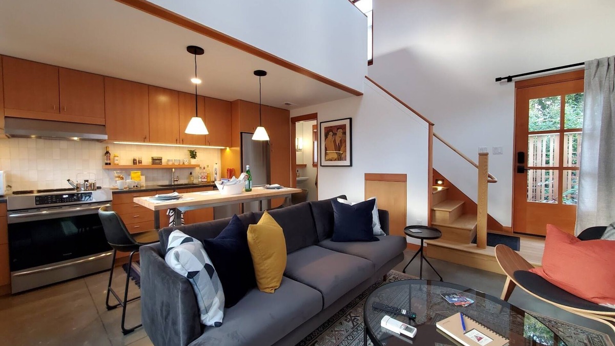 Ladd's Addition Cottage | Sage Guest House in Historic Ladd's Addition