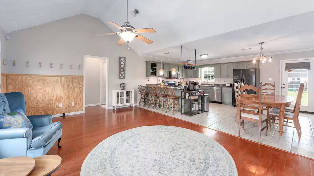 Bells House | Sage House in Bells 3 BR 2 BA