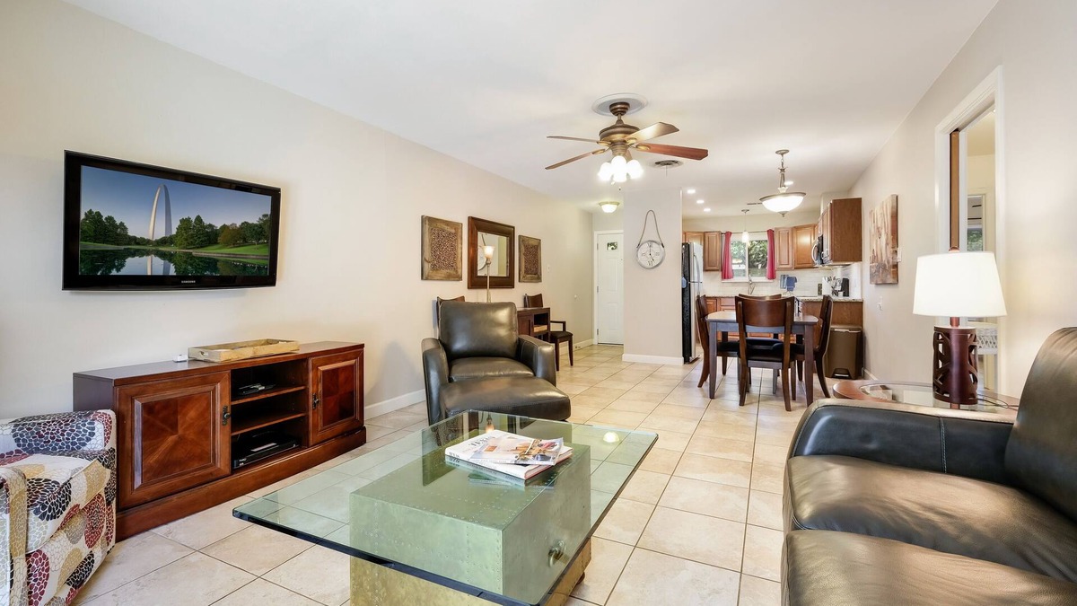 North San Antonio - SAT House | Sage Suite I - Safe, Cozy & Pet Friendly.
