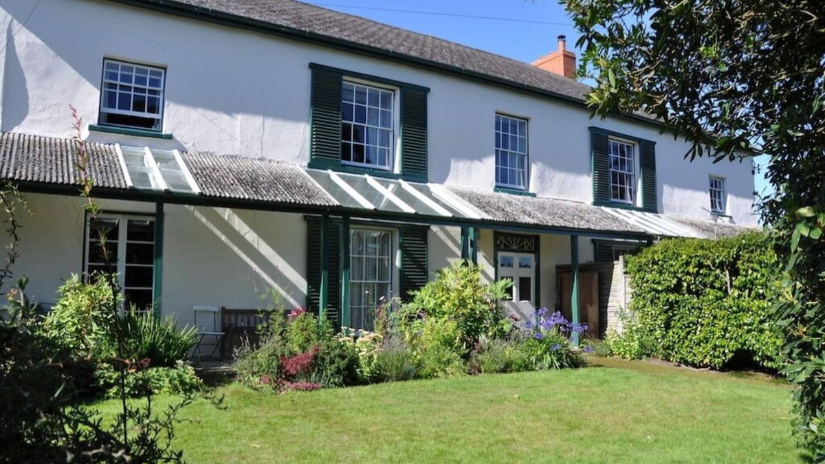 Dolton Apartment | Sages - Regency country villa in heart of Dolton