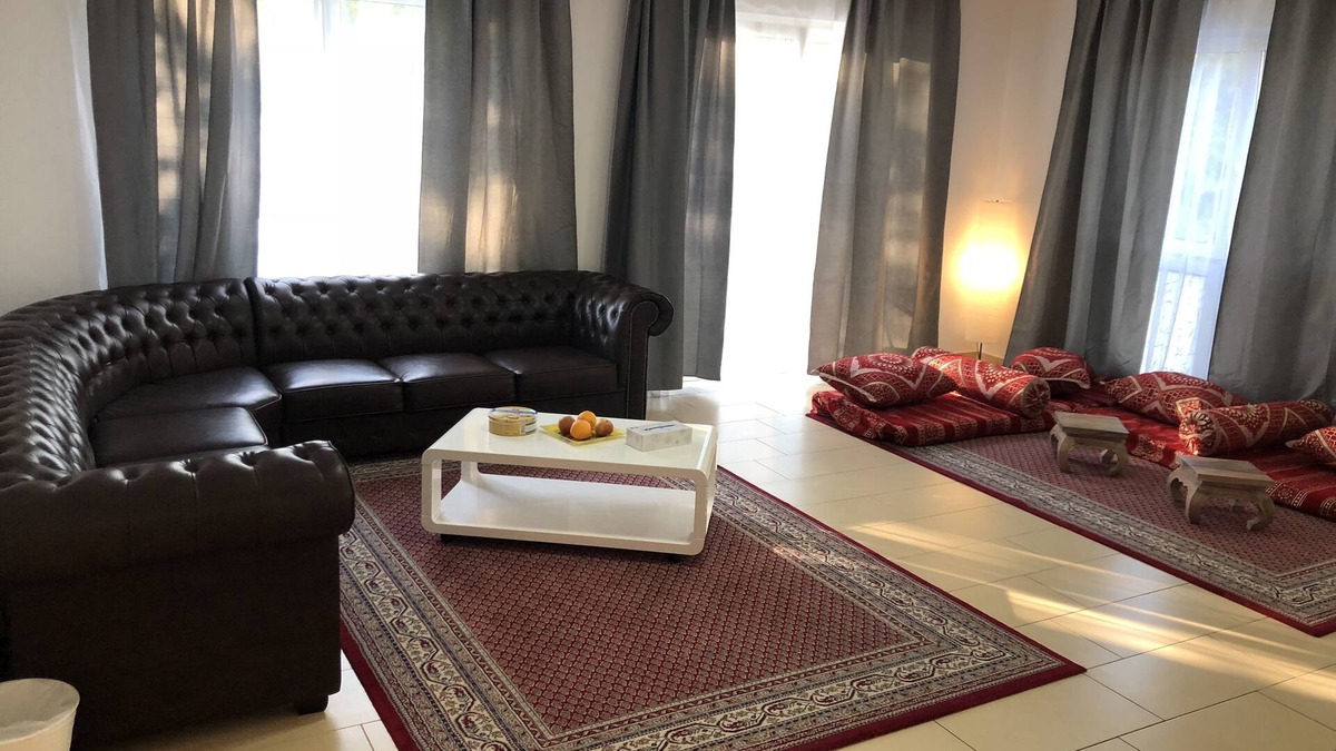 Obermenzing Apartment | Sahara Falcon