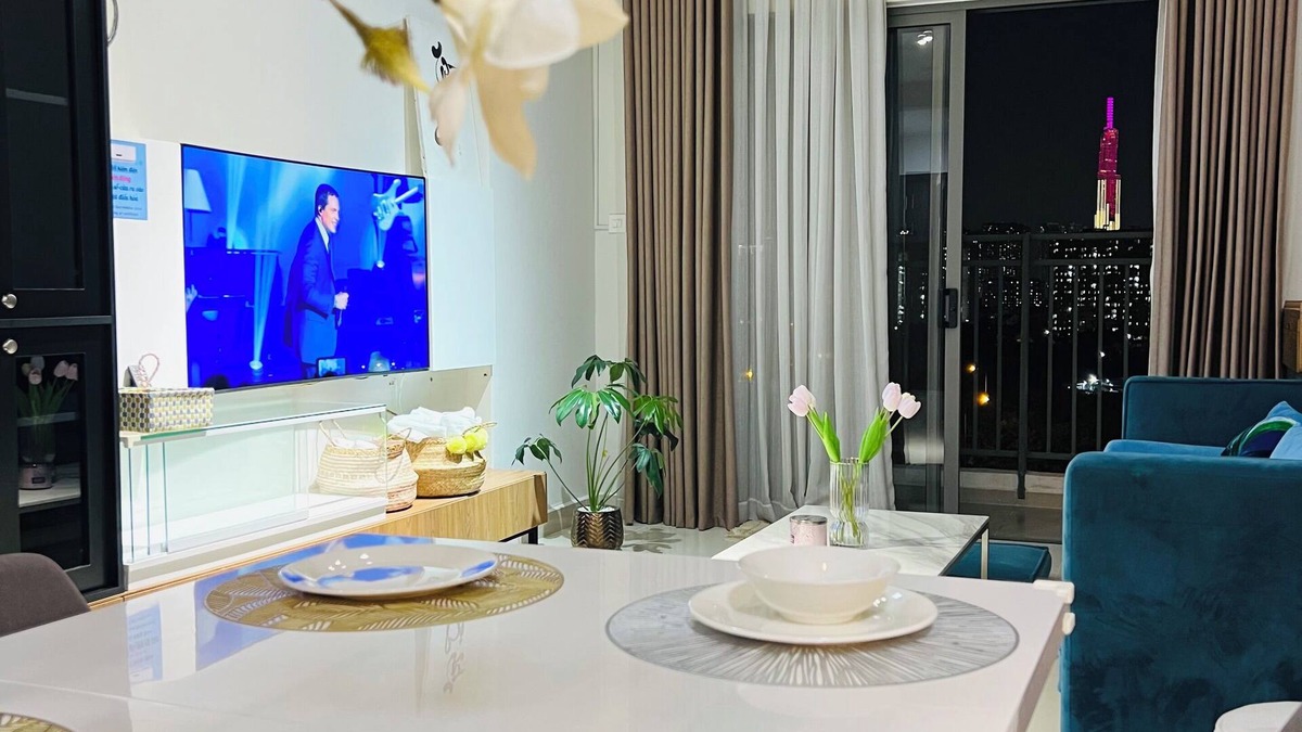 Thu Thiem Apartment | Saigon Premium 3 BR Pool Gym & Riverside Park City view