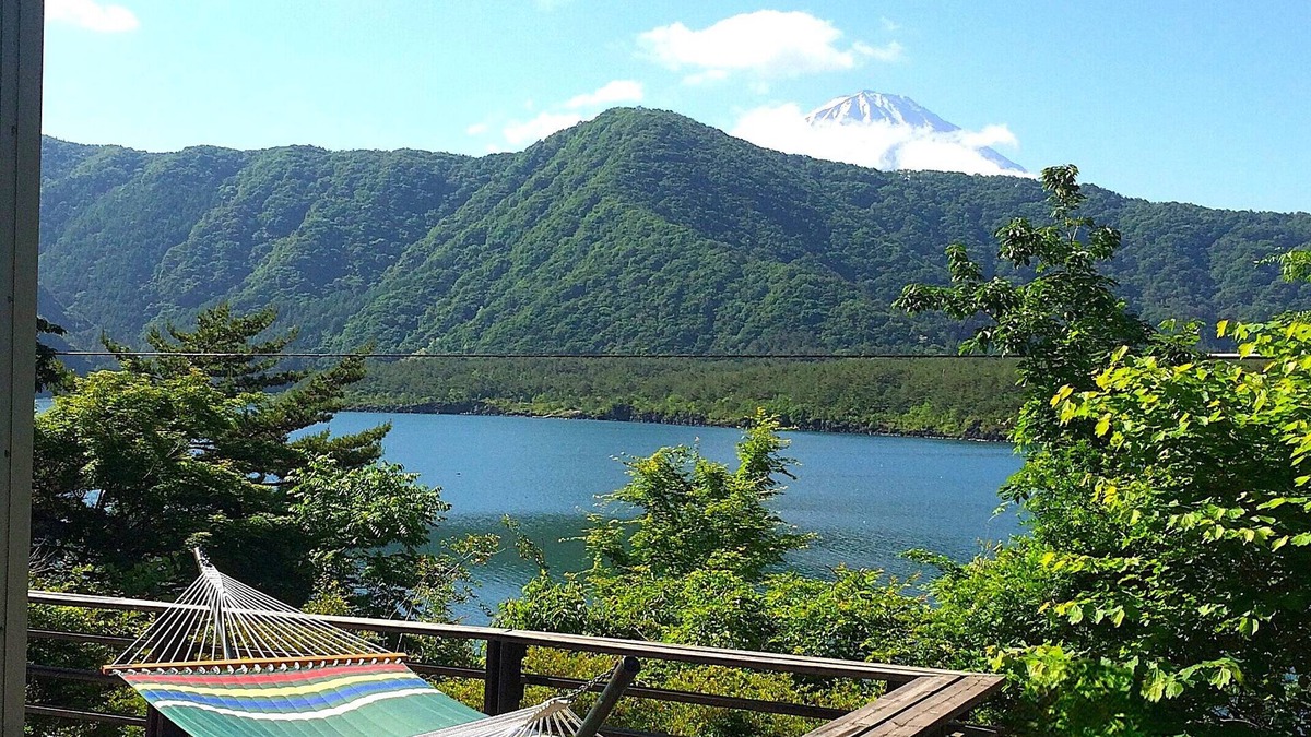 Fujikawaguchiko Cottage | Saiko Lakefront cabin for 10/Fuji view BBQ/Jacuzzi/petOK/5min dr Kawaguchi Lake
