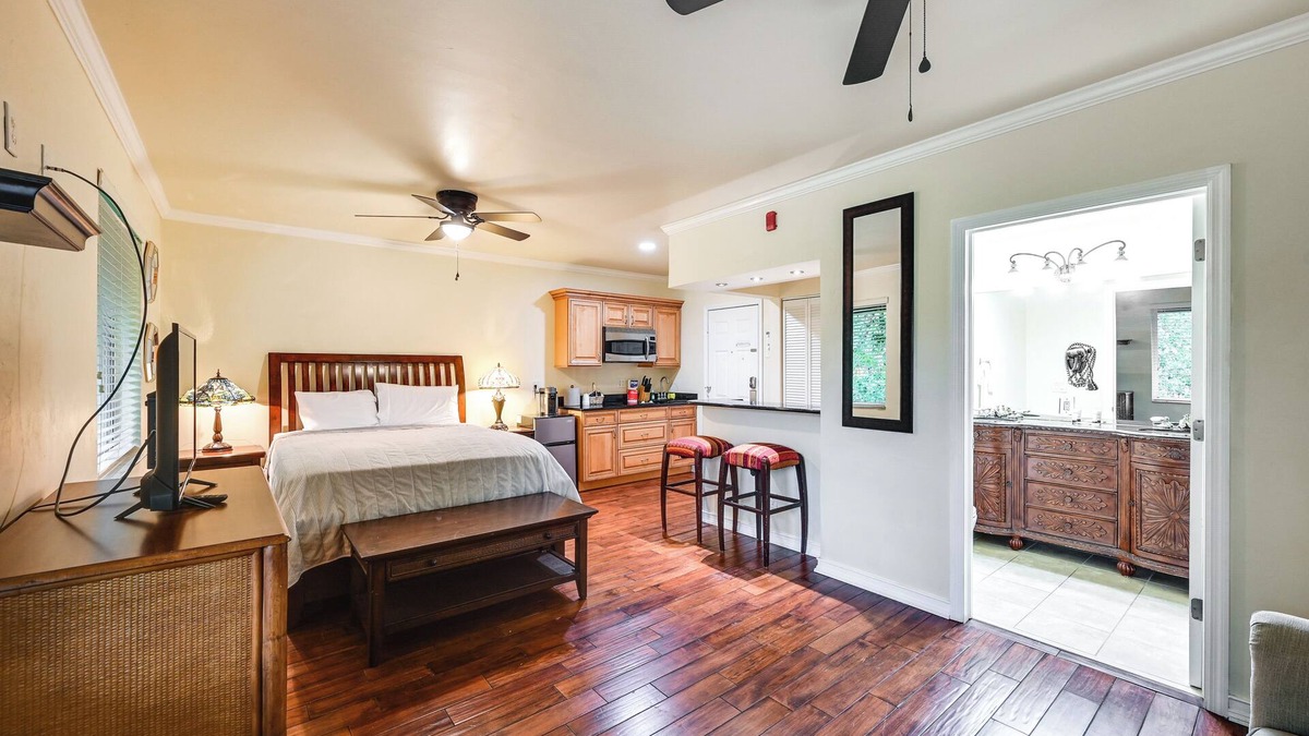 Naples Apartment | Sail, Swim, Explore: Naples Studio Near Everglades
