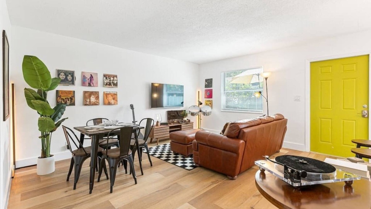 Sailboat Bend Condo | Sailboat Bend - 815 Apartment 2