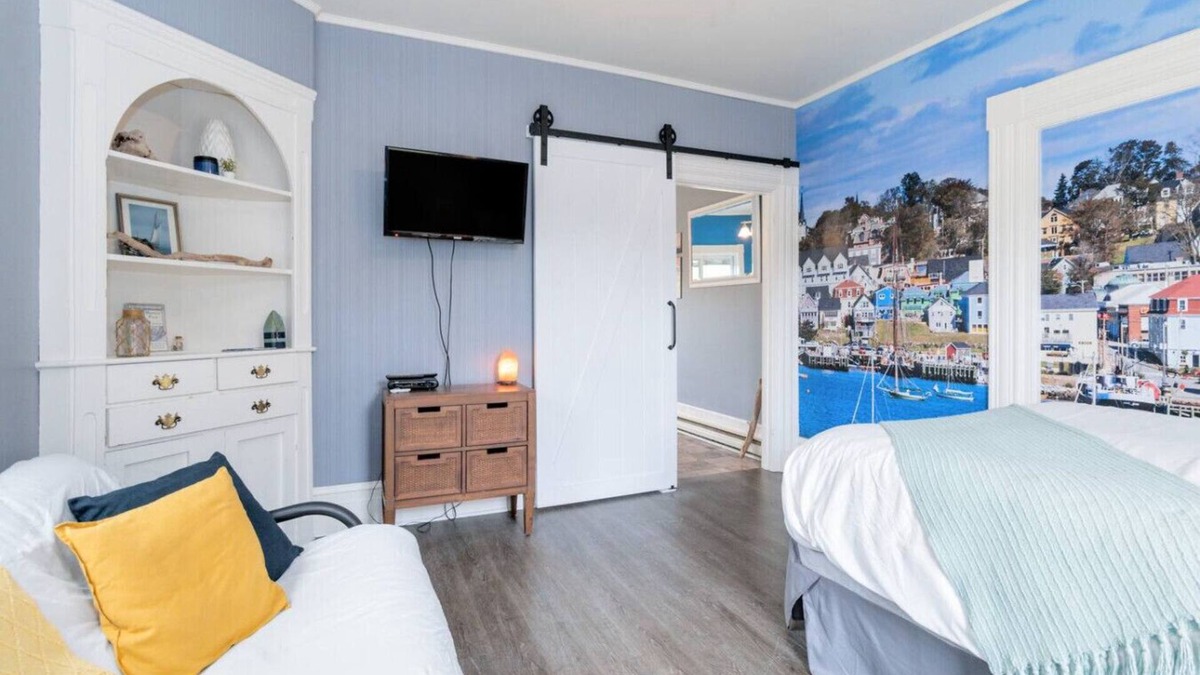 Lunenburg Apartment | Sailboat Suite - Heart of Lunenburg
