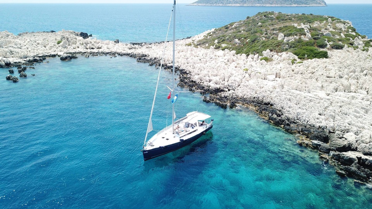 Kas Boat Rental | Sailing holiday in a Beneteau Oceanis 48 along the Mediterranean Sea in Kas,