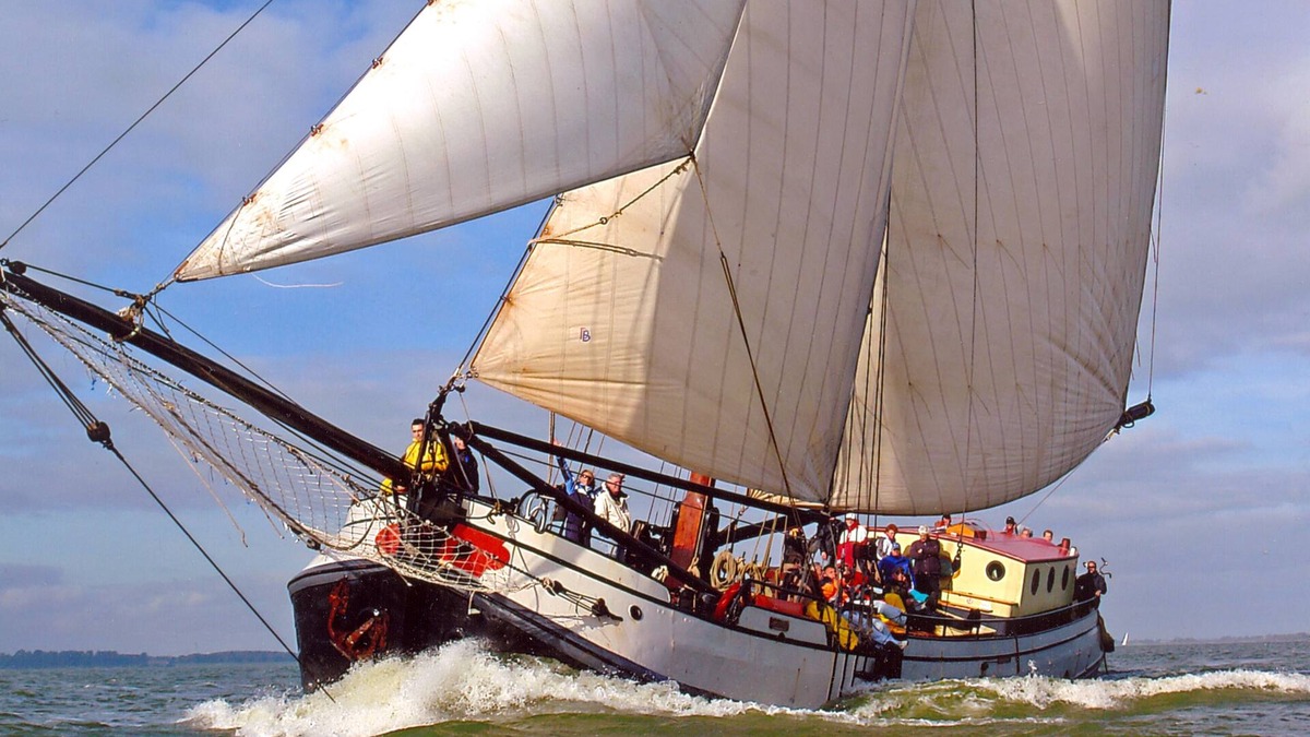 Weesp Boat Rental | Sailing 'Liberté' Amsterdam, 7 cabins, 20 beds