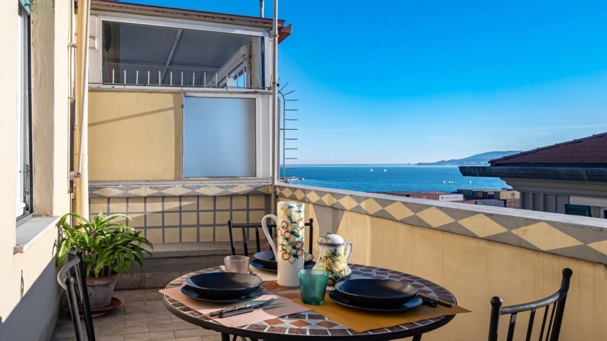 La Spezia Apartment | Sailor's Terrace - Cozy Apt!