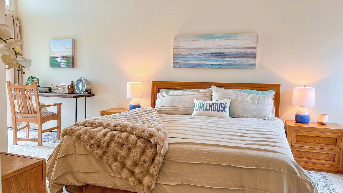 North Shore Condo | Sailors Landing~ Lake/Beach front condo with ample amenities!