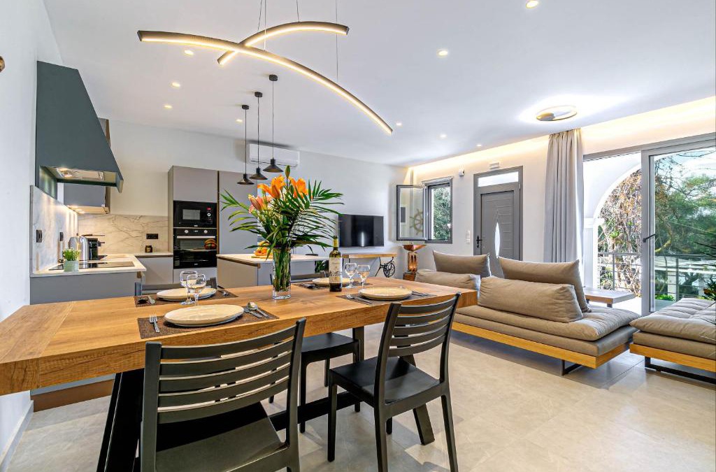 Chlomos House | Sailors Luxury Cottage