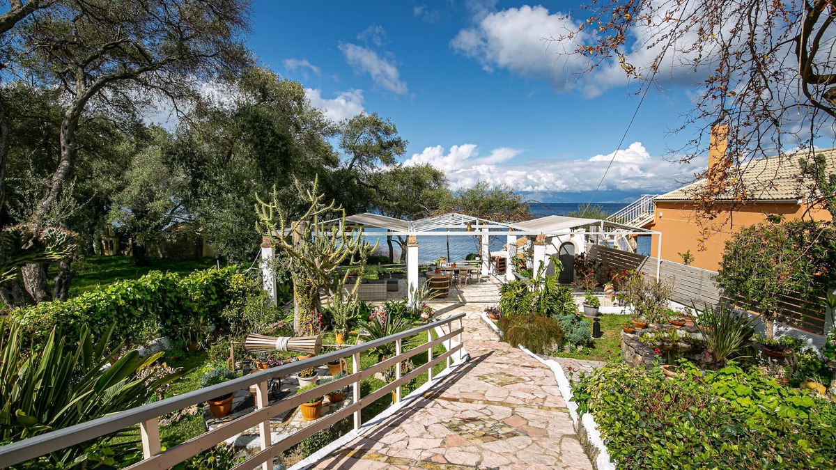 Notos House | Sailors Luxury Cottage