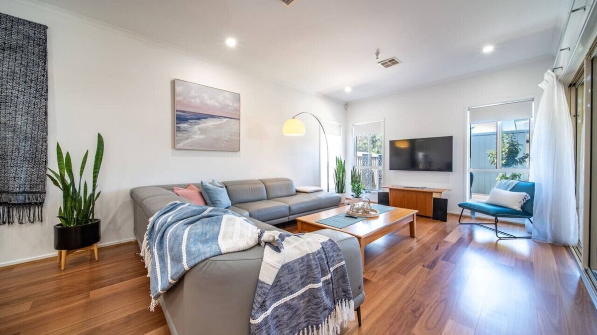 Largs North House | Sailors' Retreat 3BR Pool Beach Study