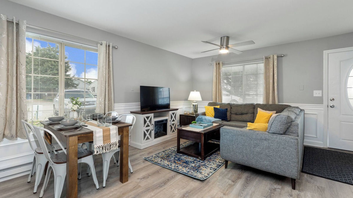 St. Charles Apartment | Saint Charles 2BD | King Bed, Near River Trail!