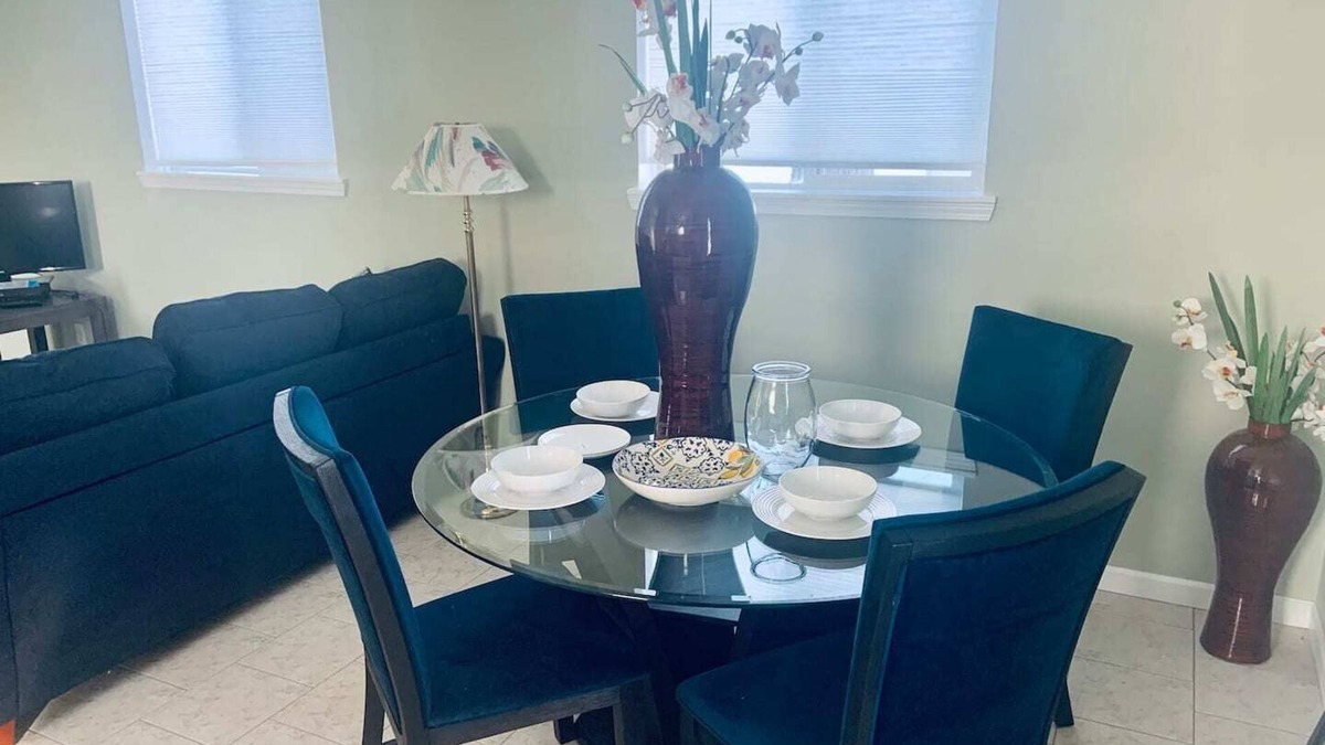 Pearl Beach Apartment | Saint Clair River Two Bedroom apt private entrance New Construction