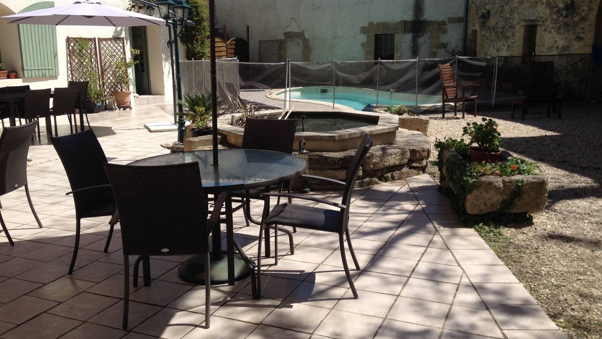 Montaren-et-Saint-Mediers Apartment | Saint Mediers: Apartment SUNFLOWER in farmhouse of the century of XVIIIème with private terrace, made safe heated swimming pool and Spa