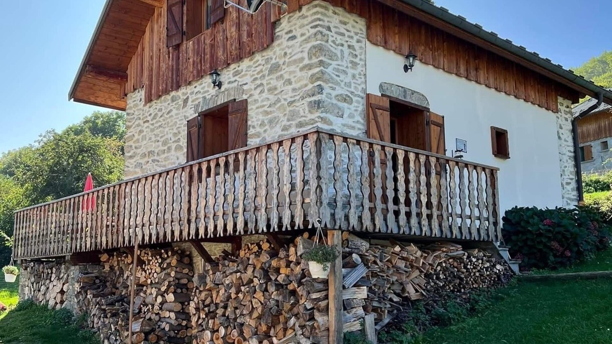 Saint-Alban-des-Villards Ski Chalet | Saint Alban Des Villards: Chalet Ambiance Montagne