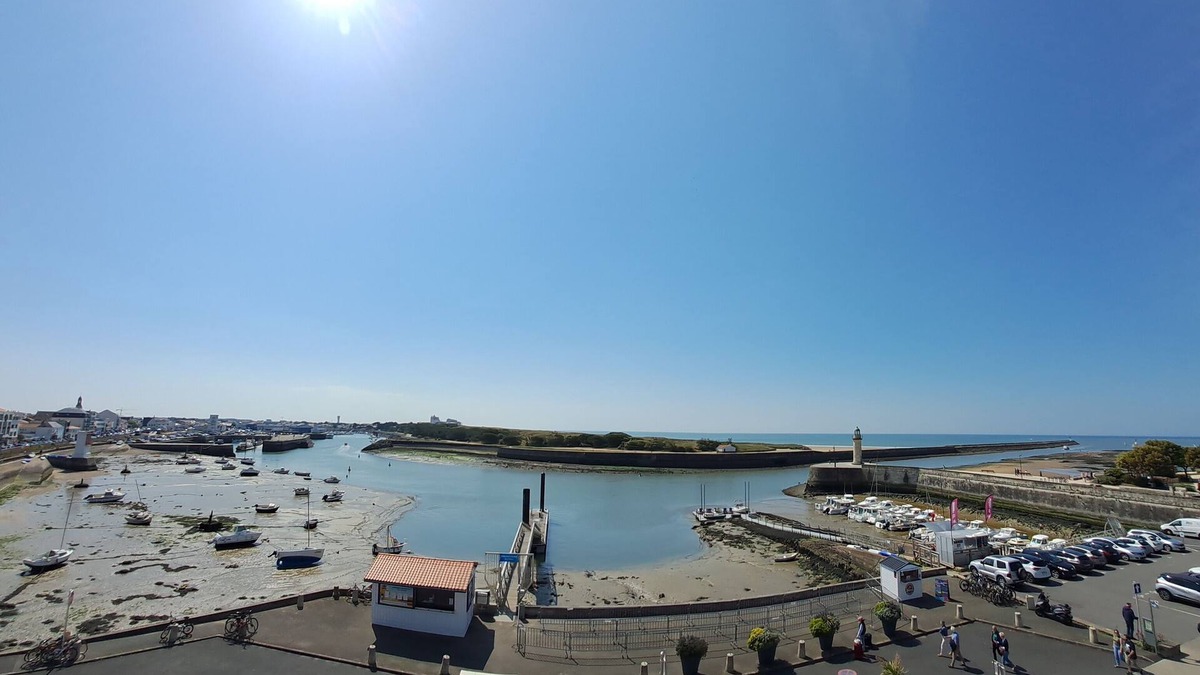 Saint-Gilles-Croix-de-Vie Apartment | Saint Gilles Croix de Vie facing the sea (l'Adon).