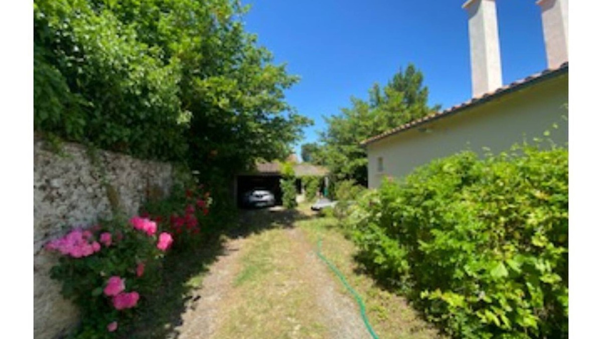 Saint-Julien-de-Concelles House | Saint-Julien-de-Concelles House