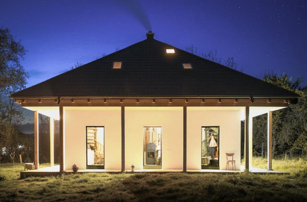 Valsanesti House | Saint Friday Cottage - Retreat, Garden and Forest