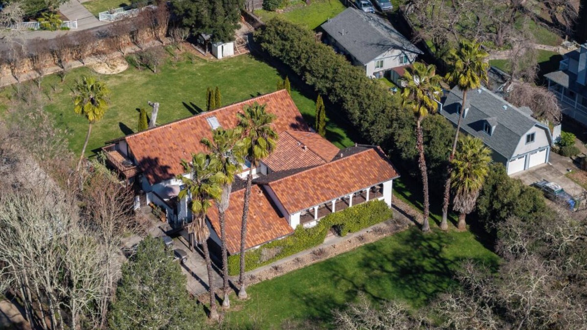Deer Park Apartment | Saint Helena Wine Villa | Luxury Stay & Vineyard