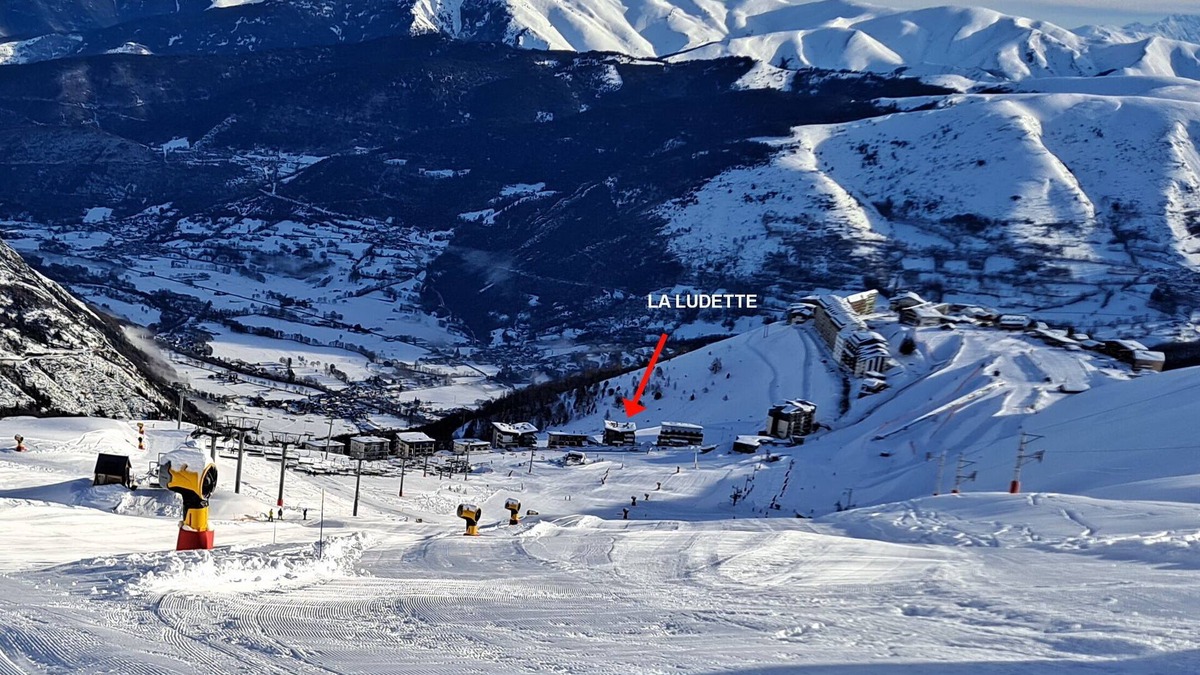 Pla d'Adet Apartment | Saint Lary Soulan-Pla D'adet. Renovated 8-bed apartment 30m from slopes.
