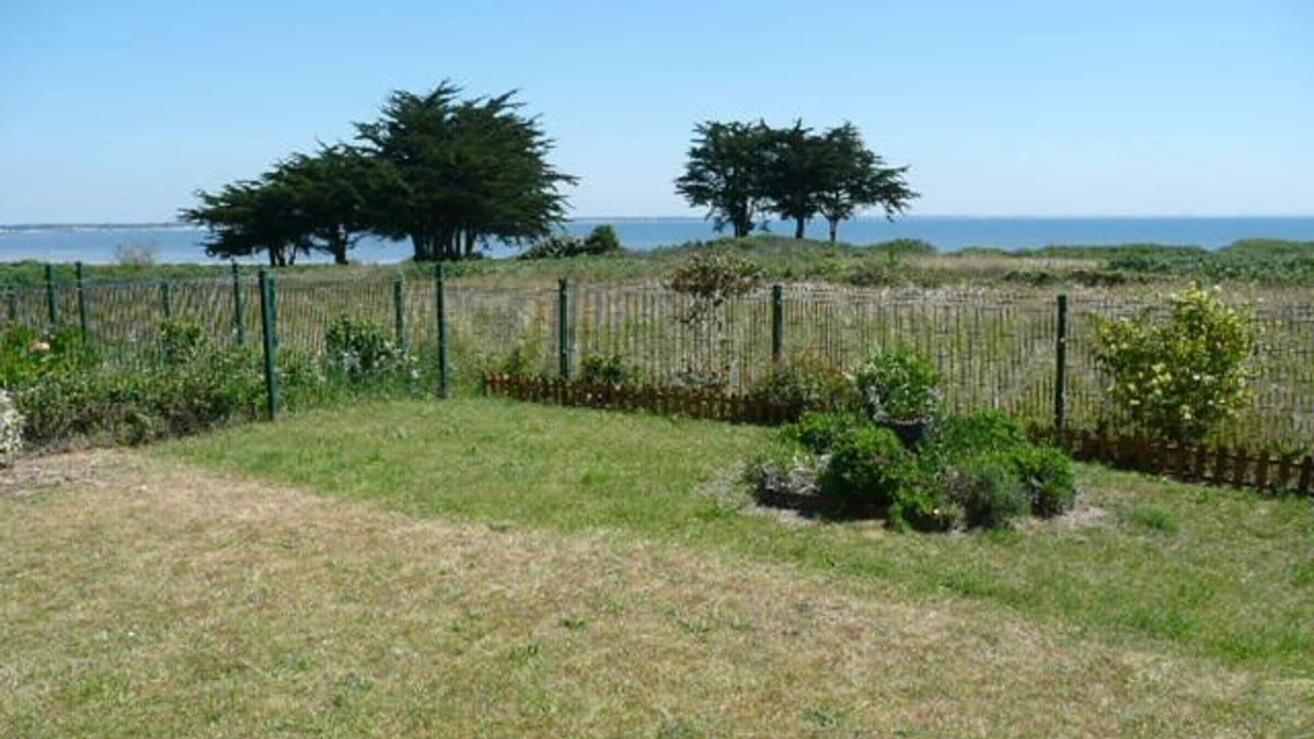 Saint-Pierre-Quiberon Apartment | Saint-Pierre-Quiberon - 1BR Apt 28m² - 4 Guests - Enclosed Garden - Pets Allowed